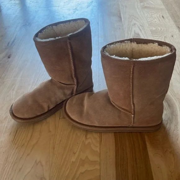 Ugg look-alike boots - Picture 1 of 2